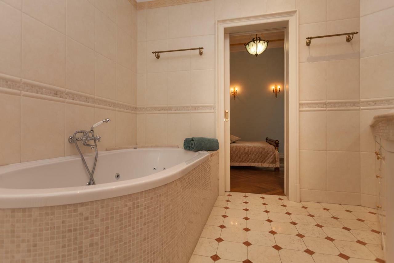 Filip'S Palace Luxurious Apartment 류블랴나 외부 사진