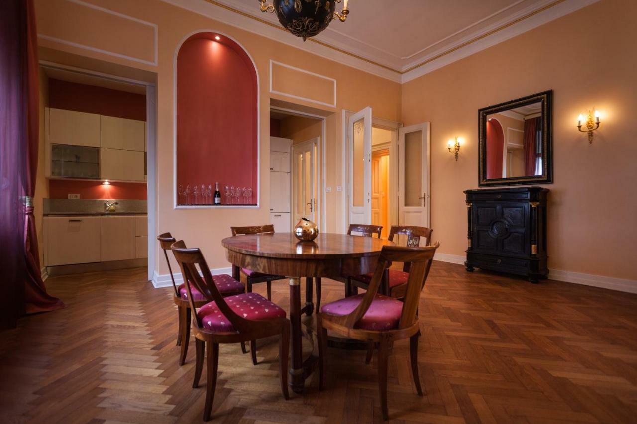 Filip'S Palace Luxurious Apartment 류블랴나 외부 사진