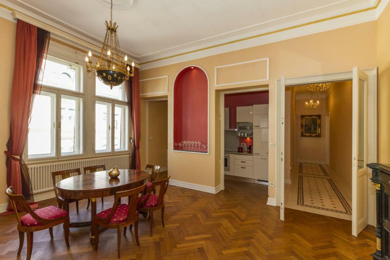 Filip'S Palace Luxurious Apartment 류블랴나 외부 사진