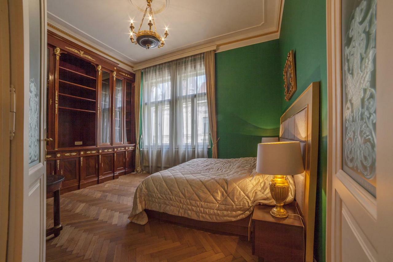 Filip'S Palace Luxurious Apartment 류블랴나 외부 사진
